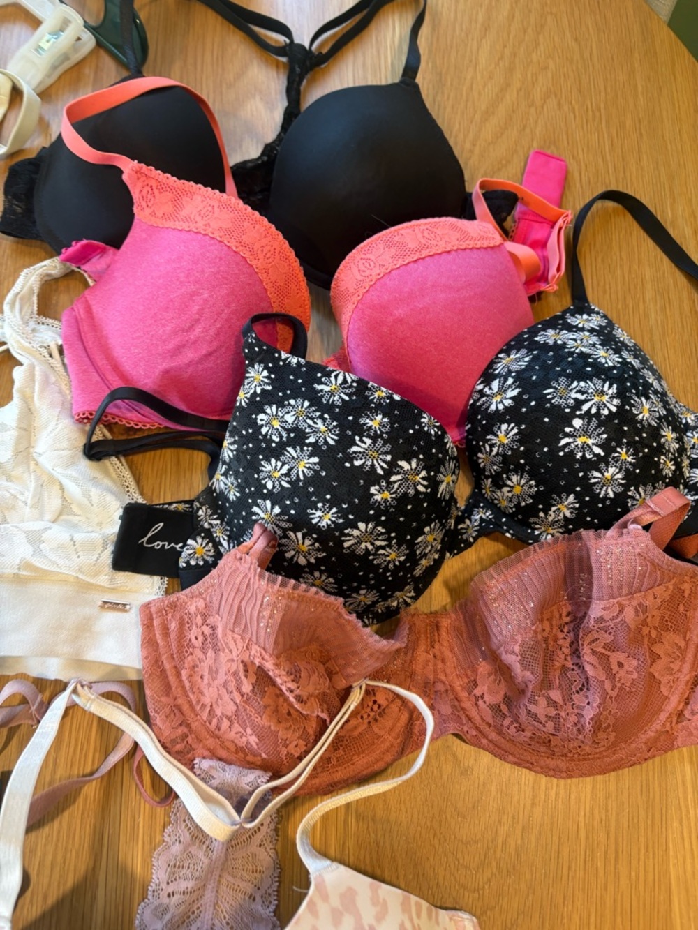 Bra Bundle (mostly Victoria Secret) - Picture 3 of 9